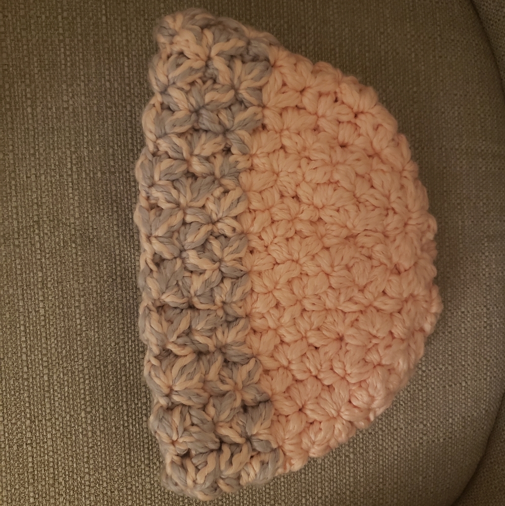 Pink and grey flower winter hat
